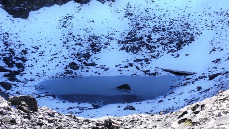 Prashar Lake Image
